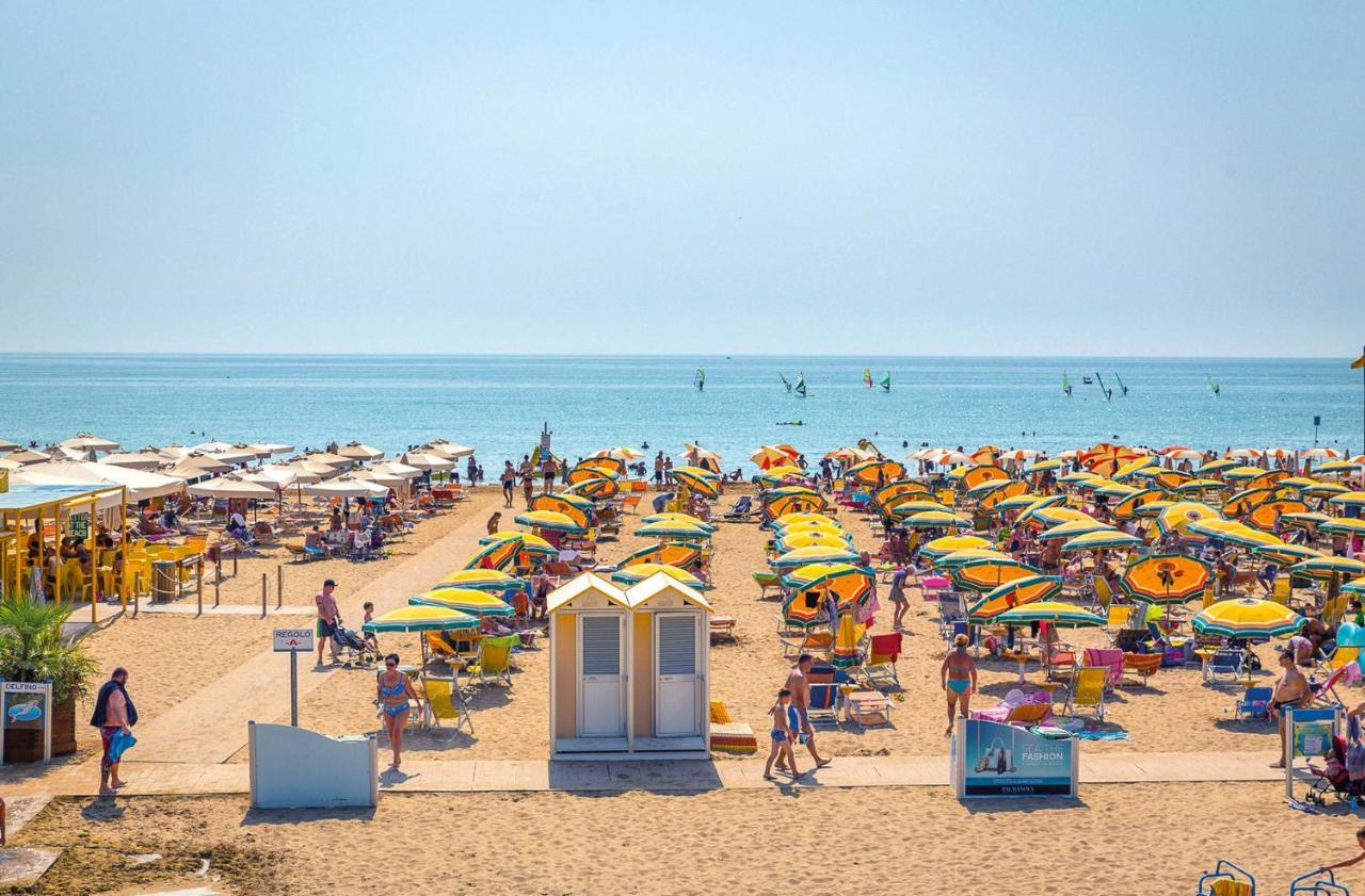Hotel Adriatico Bibione Exterior foto